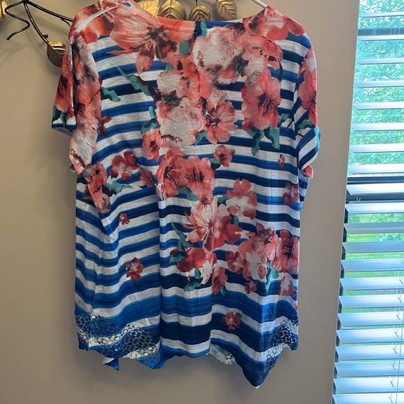 Woman’s Time and Tru Top - Picture 4 of 5